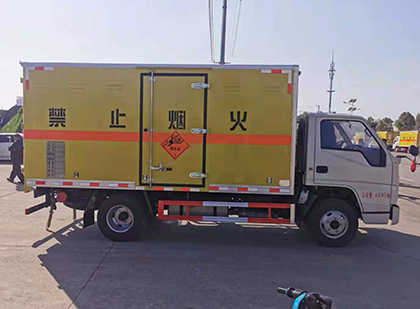 湘阴爆破器材运输车工人安全操作规范与智能技术保障